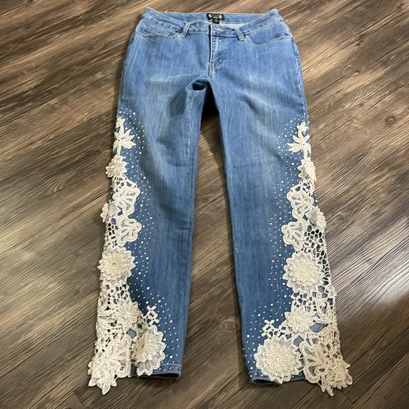 A Z I New York - Picture 1 of 8